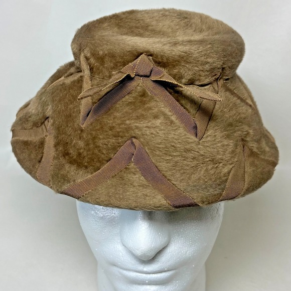 Hattie Carnegie Accessories - VTG Swanson Hattie Carnegie Faux Fur Brown Cloche Hat w/ 2 Matching Hat Pins 50s